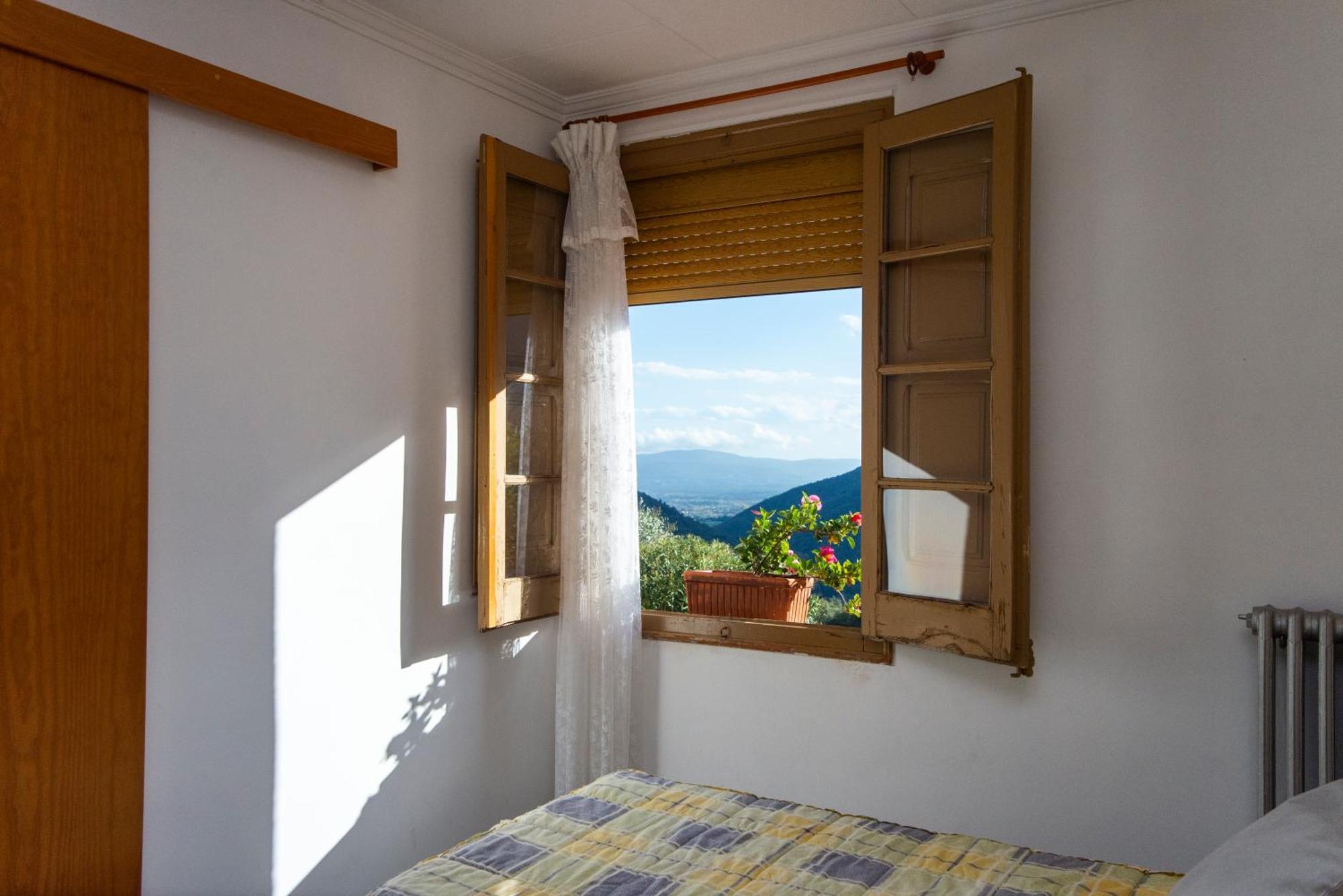 Hostal Montserrat Montseny Exterior foto
