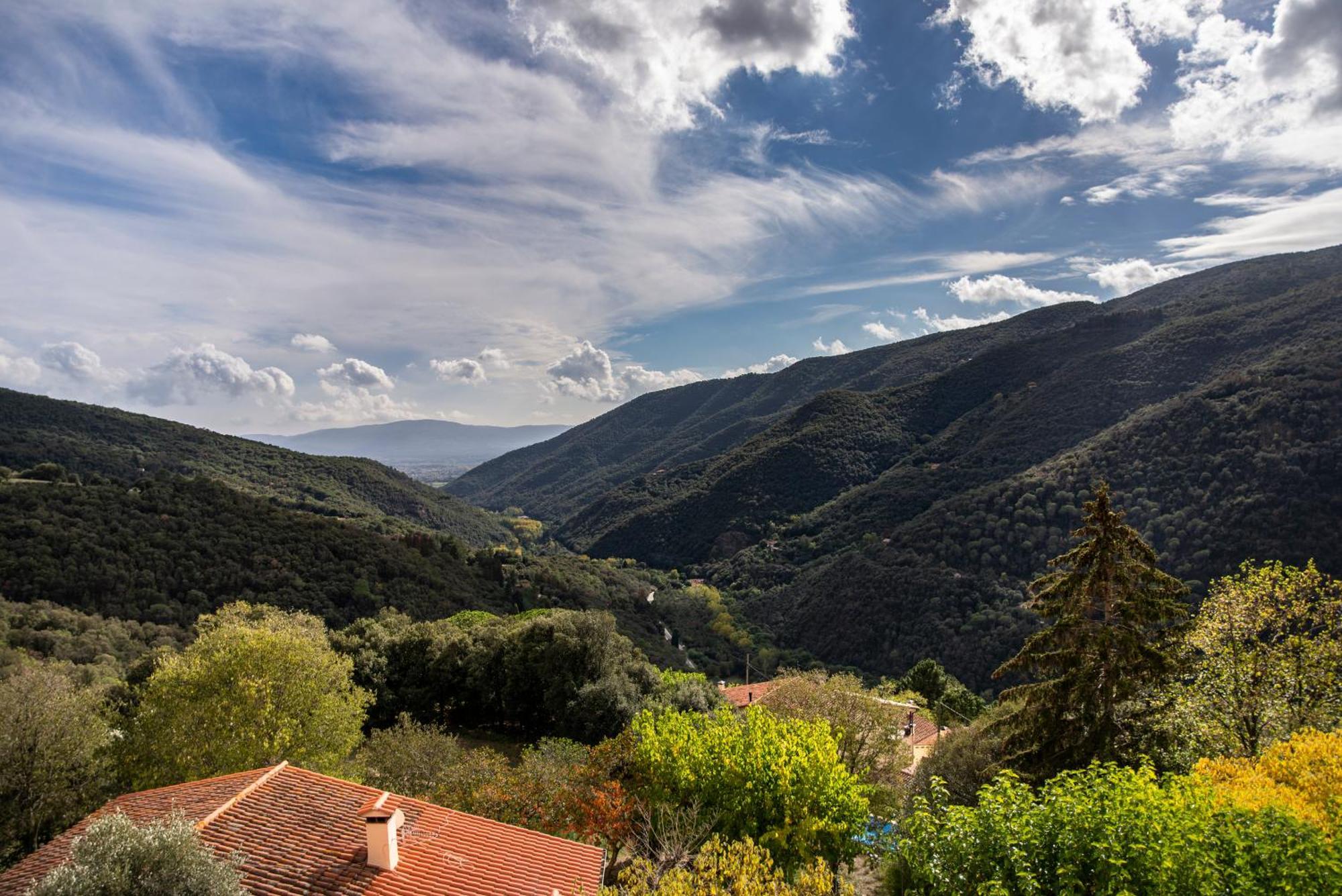 Hostal Montserrat Montseny Exterior foto
