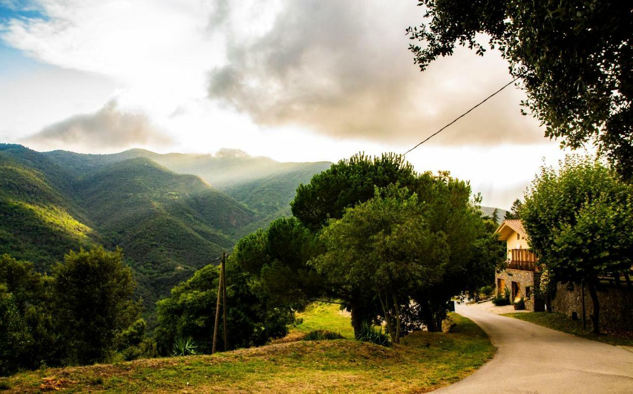 Hostal Montserrat Montseny Exterior foto