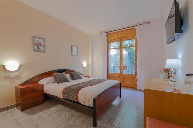 Hostal Montserrat Montseny Exterior foto